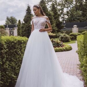 Elegant White Lace Off-Shoulder Dress